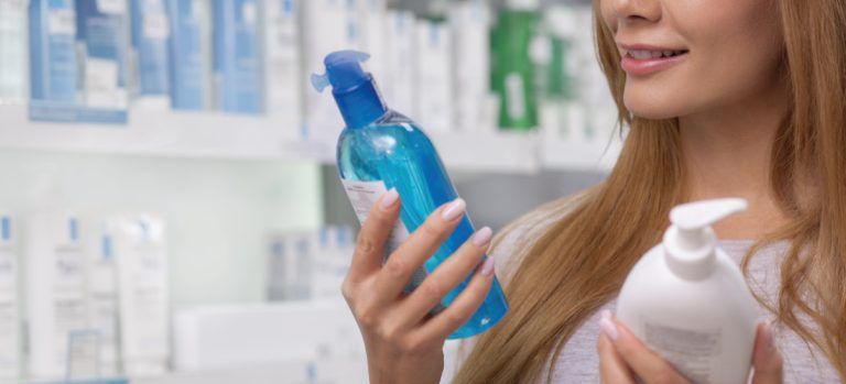 Cómo debe ser el etiquetado en cosmética y belleza: 10 tips para fabricantes